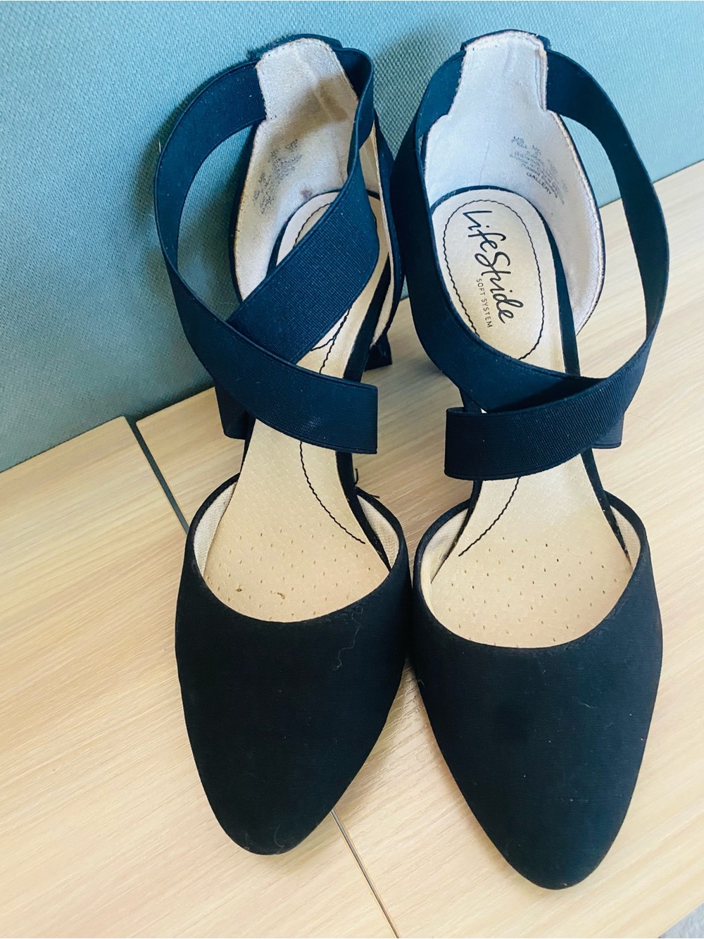 🛍️Life Stride Black Crisscross Pointed-Toe Heels - Picture 5 of 16